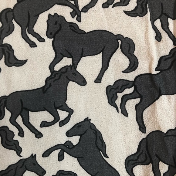 New White blouse with gray horse patterns in size 4, Eu 34 - Picture 3 of 4